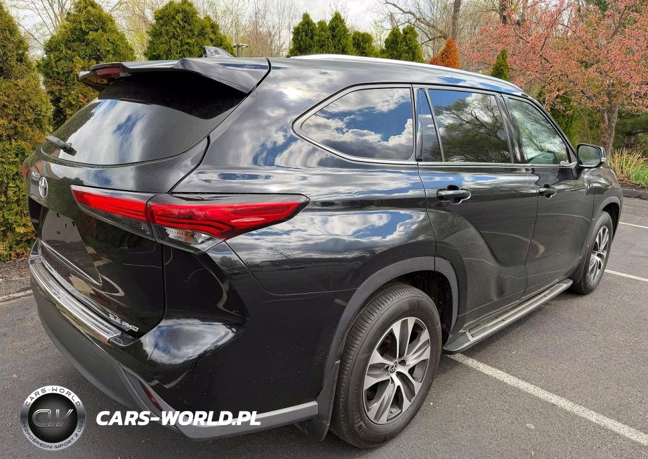 2021 Toyota Highlander Xle VIN:5TDGZRBH9MS557679 - 3