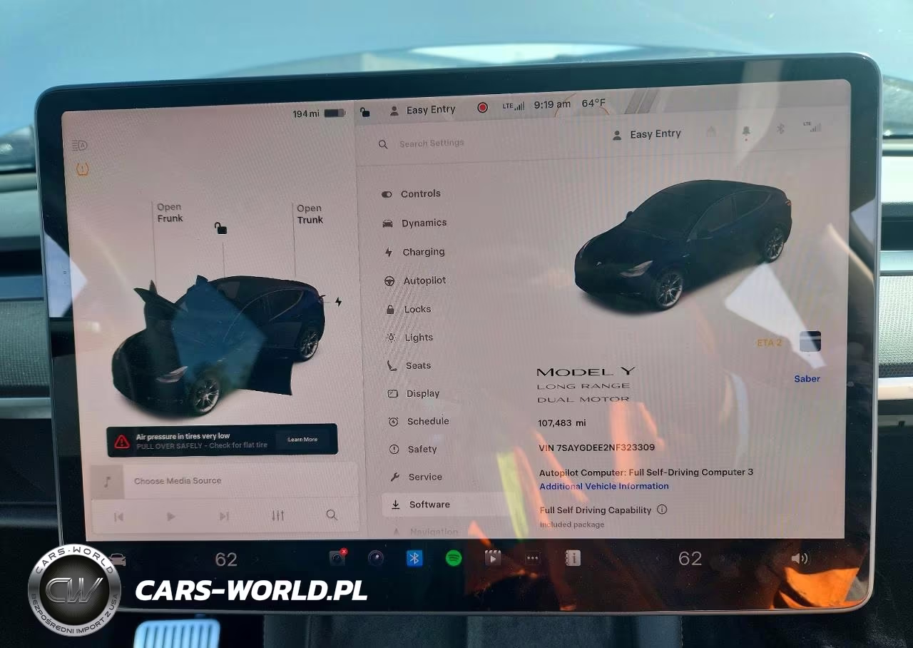 2022 Tesla Model Y VIN:7SAYGDEE2NF323309 - 9