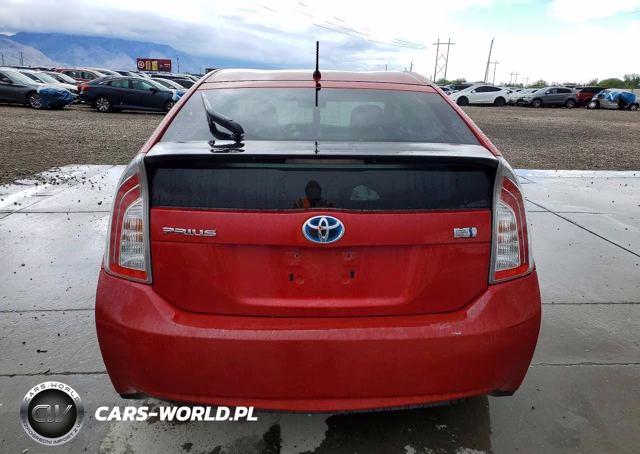 2013 Toyota Prius Two VIN:JTDKN3DU4D1636963 - 6