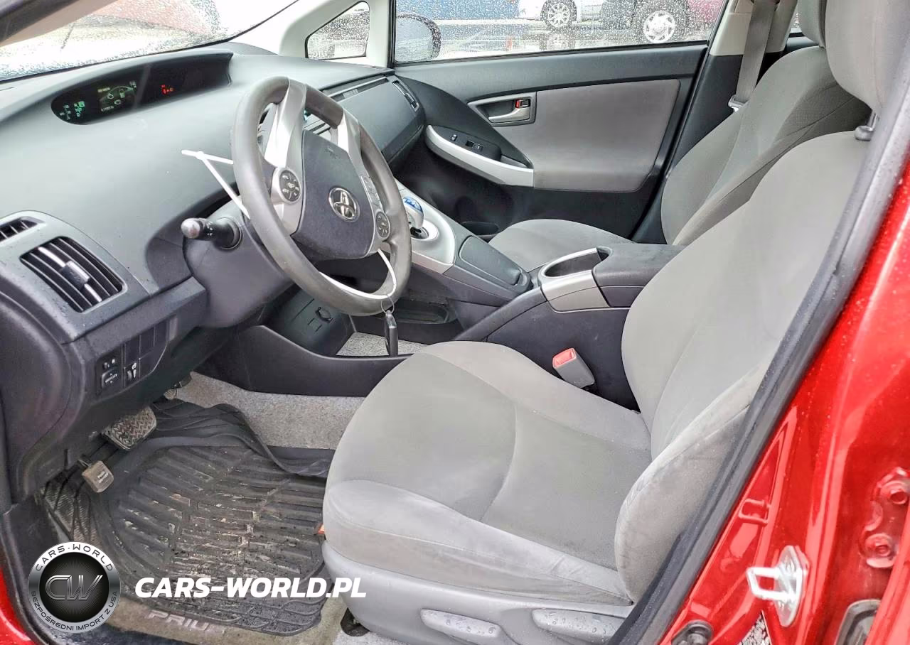 2013 Toyota Prius Two VIN:JTDKN3DU4D1636963 - 7
