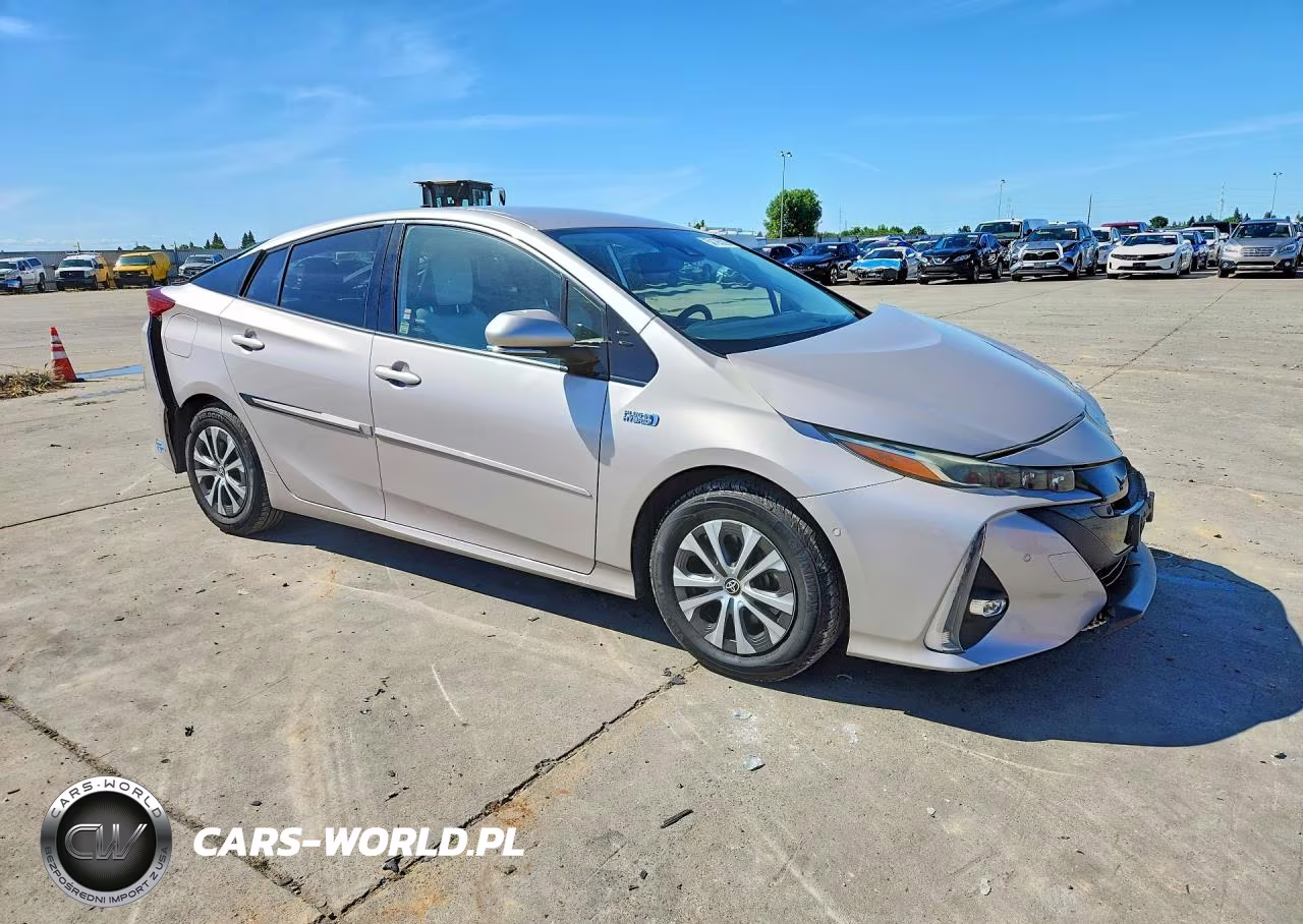 2020 Toyota Prius Prime Limited VIN:JTDKARFP6L3159025 - 4