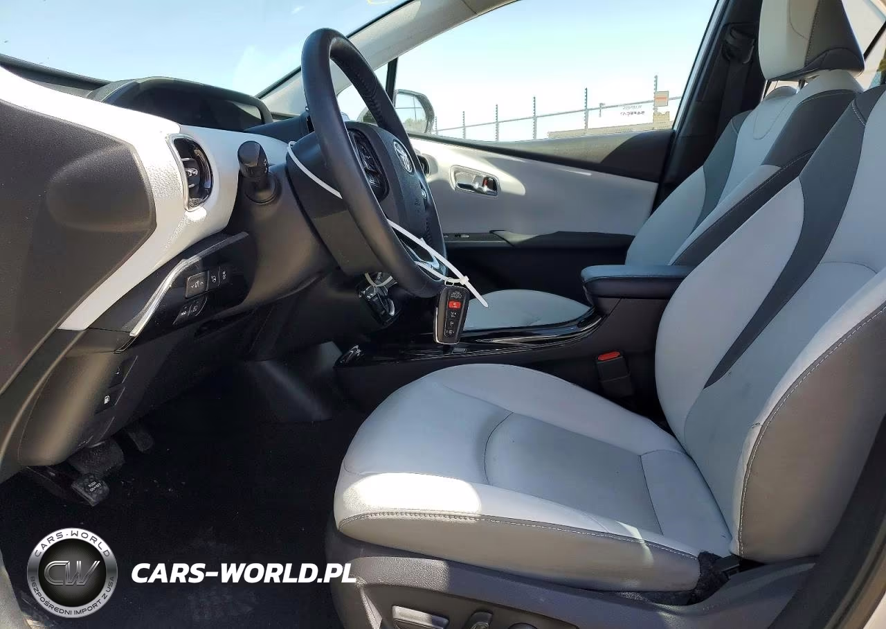 2020 Toyota Prius Prime Limited VIN:JTDKARFP6L3159025 - 7