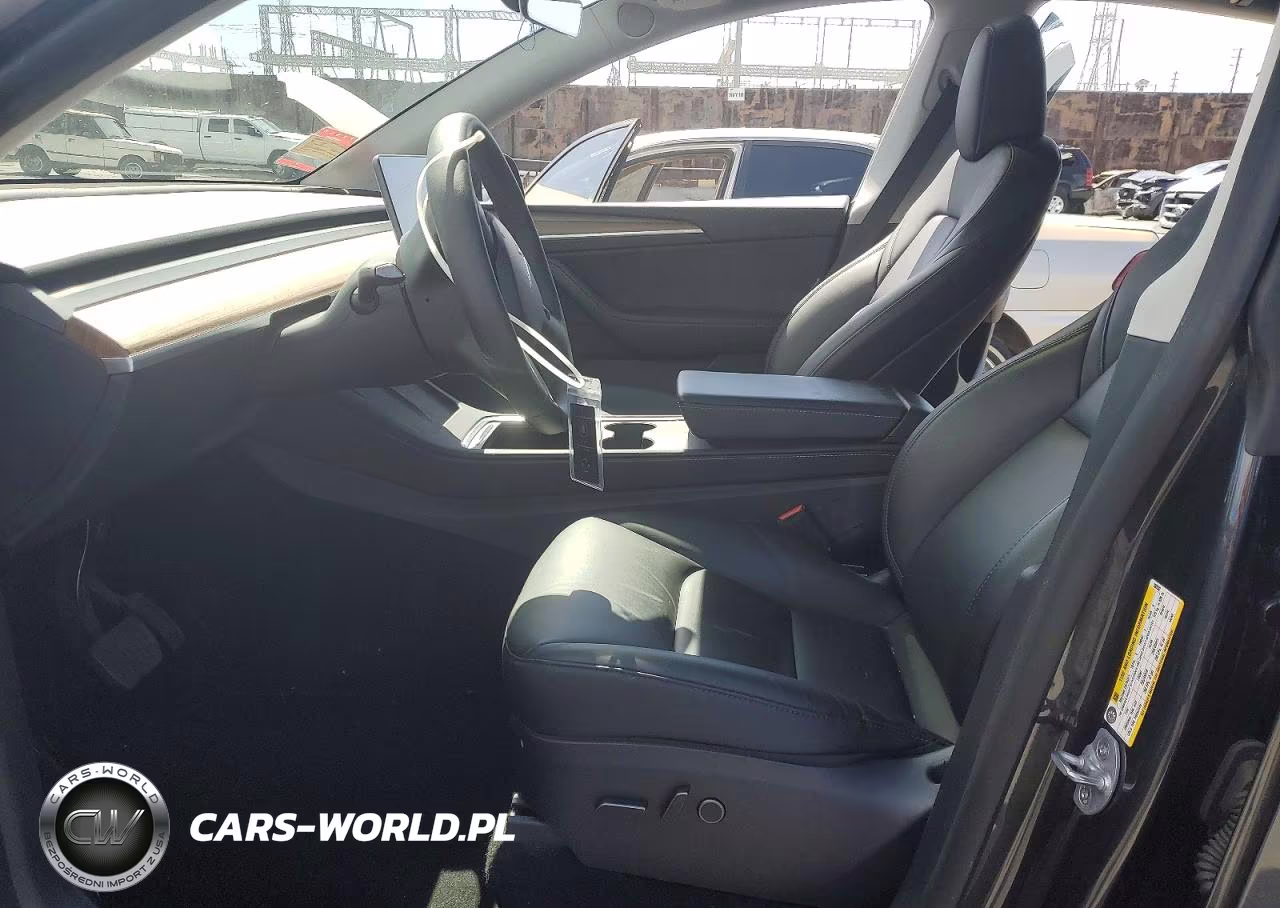 2025 Tesla Model Y VIN:7SAYGDED8SF250532 - 7