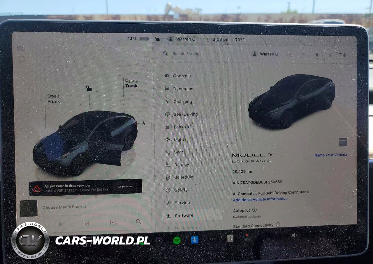 2025 Tesla Model Y VIN:7SAYGDED8SF250532 - 9