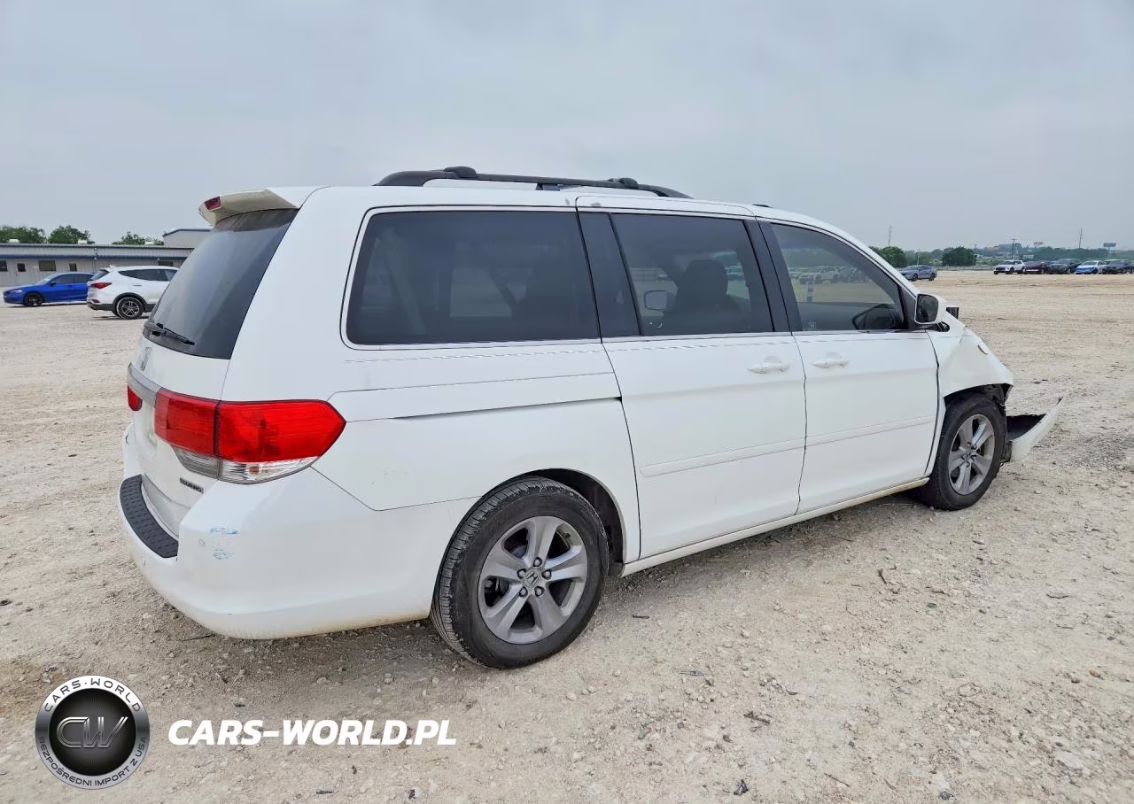 2010 Honda Odyssey Touring VIN:5FNRL3H91AB022014 - 3