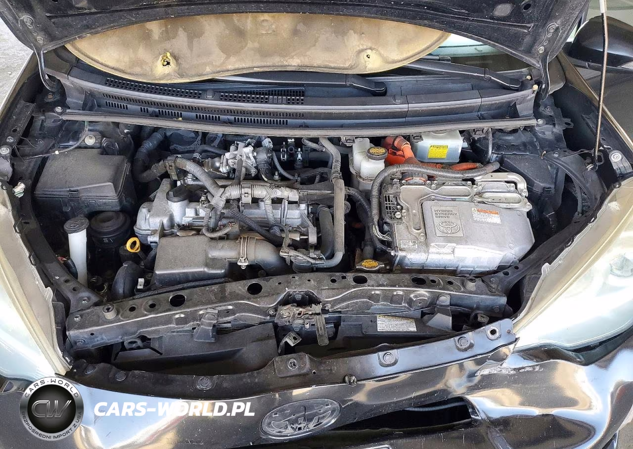 2012 Toyota Prius C Three VIN:JTDKDTB36C1016739 - 11