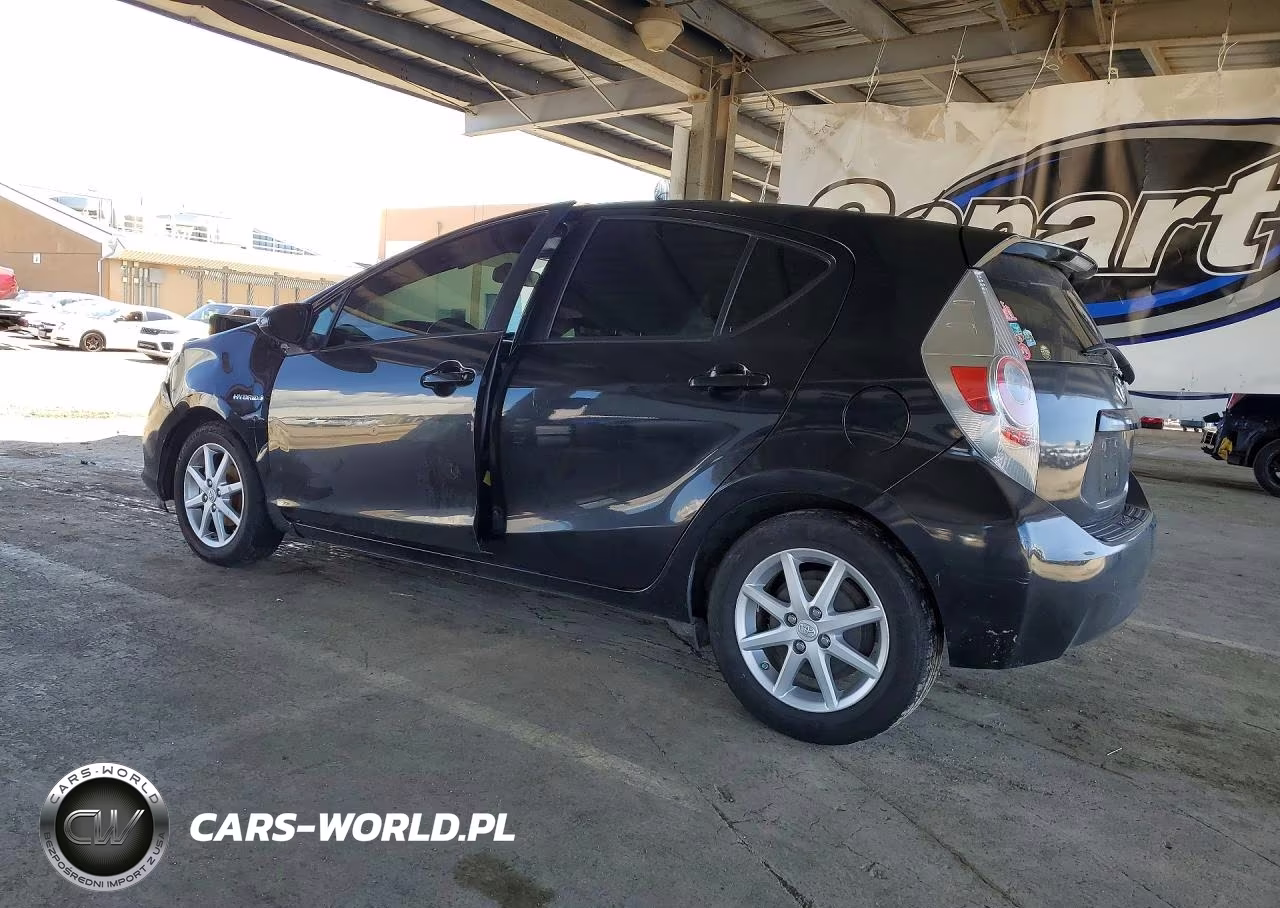 2012 Toyota Prius C Three VIN:JTDKDTB36C1016739 - 2