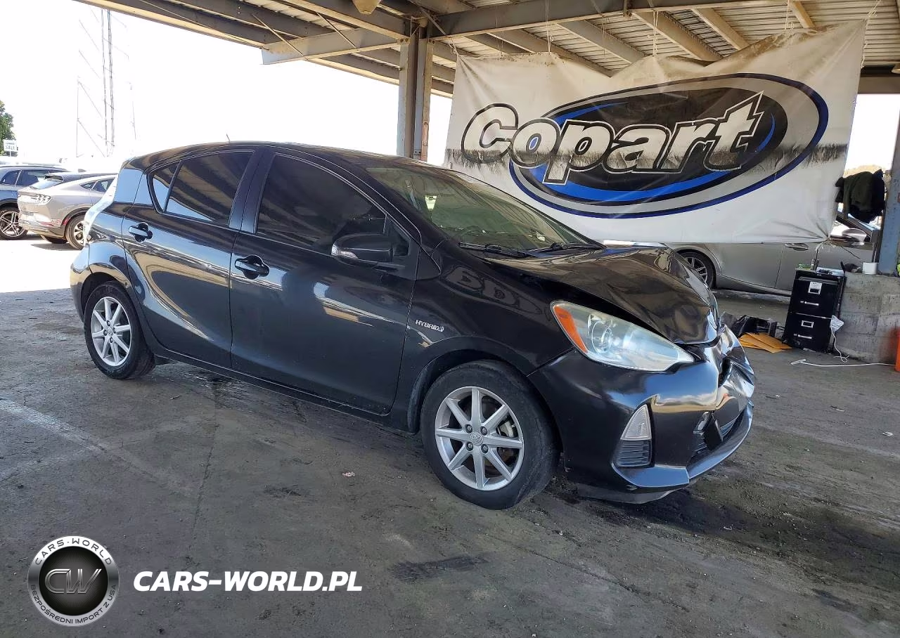 2012 Toyota Prius C Three VIN:JTDKDTB36C1016739 - 4