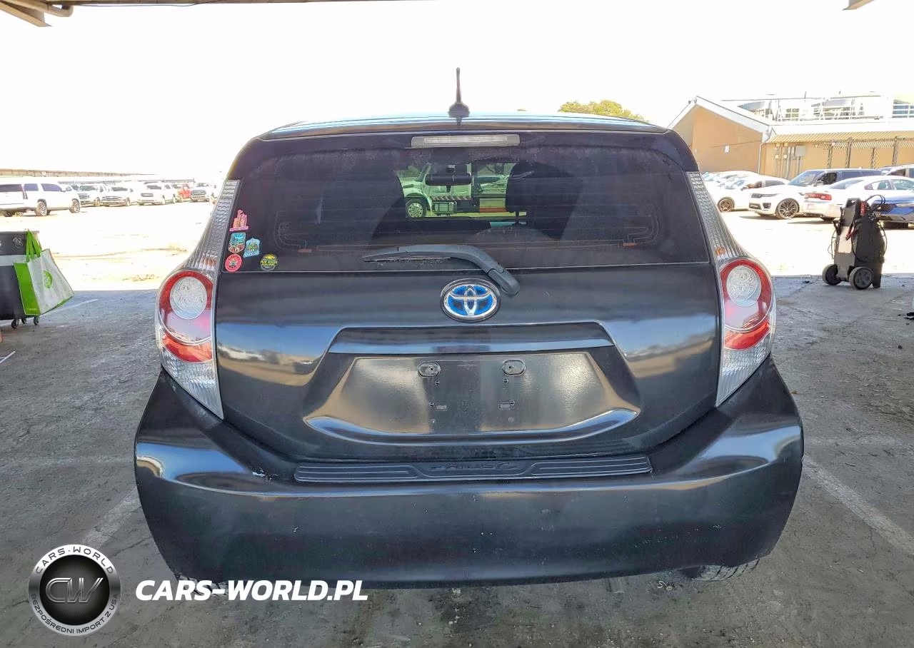 2012 Toyota Prius C Three VIN:JTDKDTB36C1016739 - 6