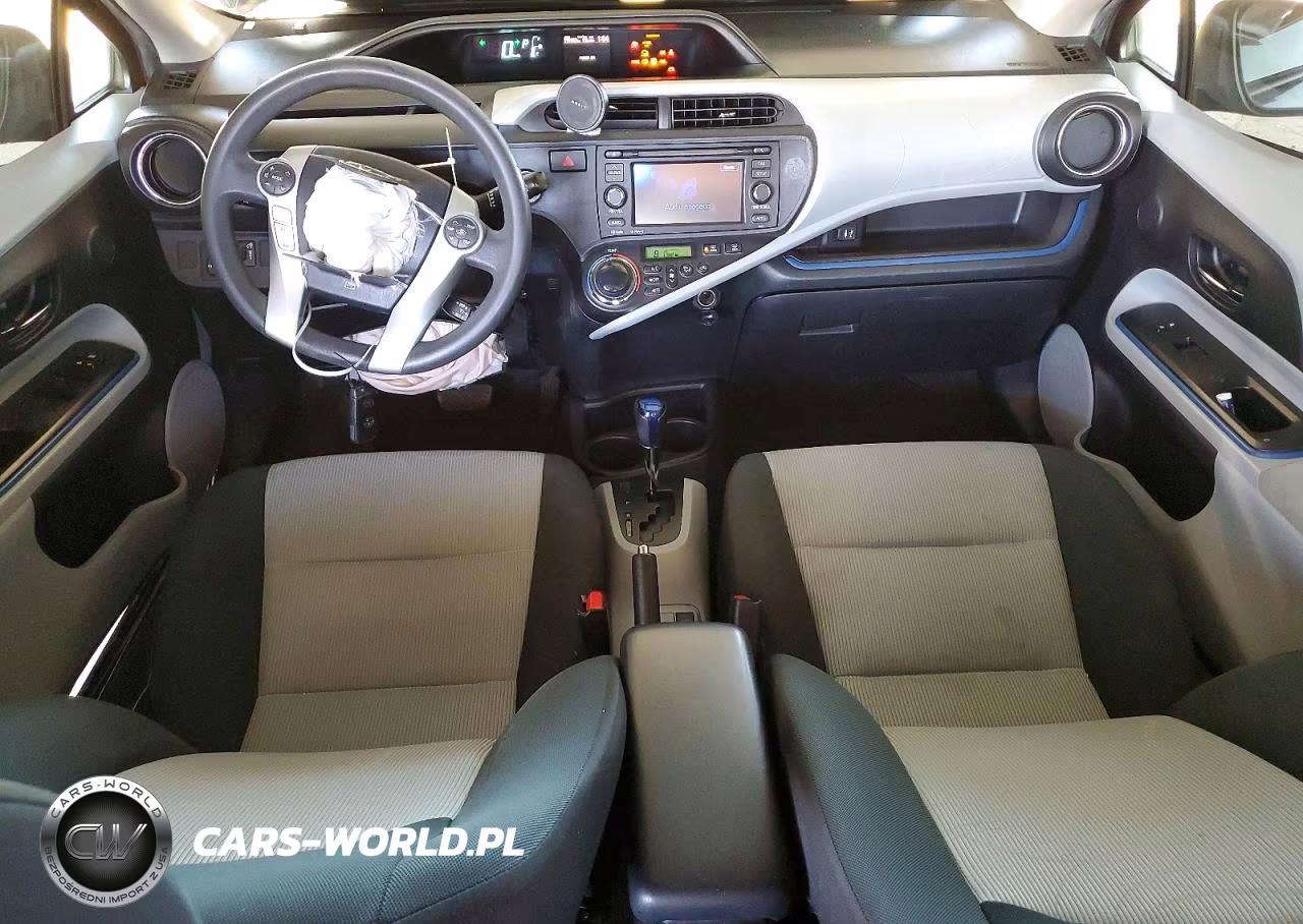 2012 Toyota Prius C Three VIN:JTDKDTB36C1016739 - 8