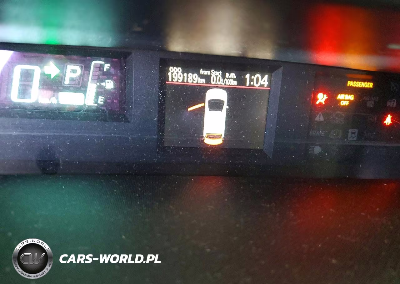 2012 Toyota Prius C Three VIN:JTDKDTB36C1016739 - 9