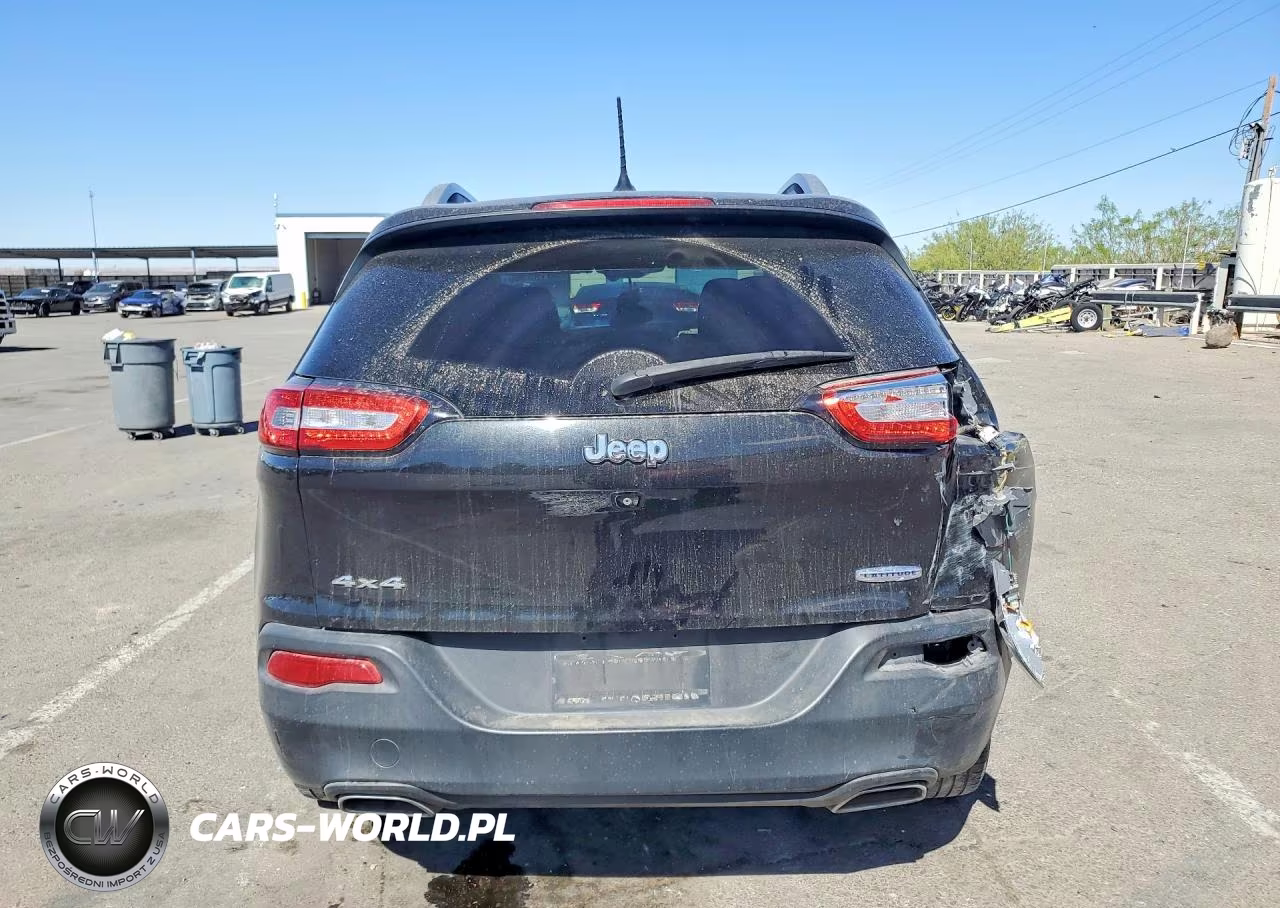 2015 Jeep Cherokee Latitude VIN:1C4PJMCS1FW568313 - 6