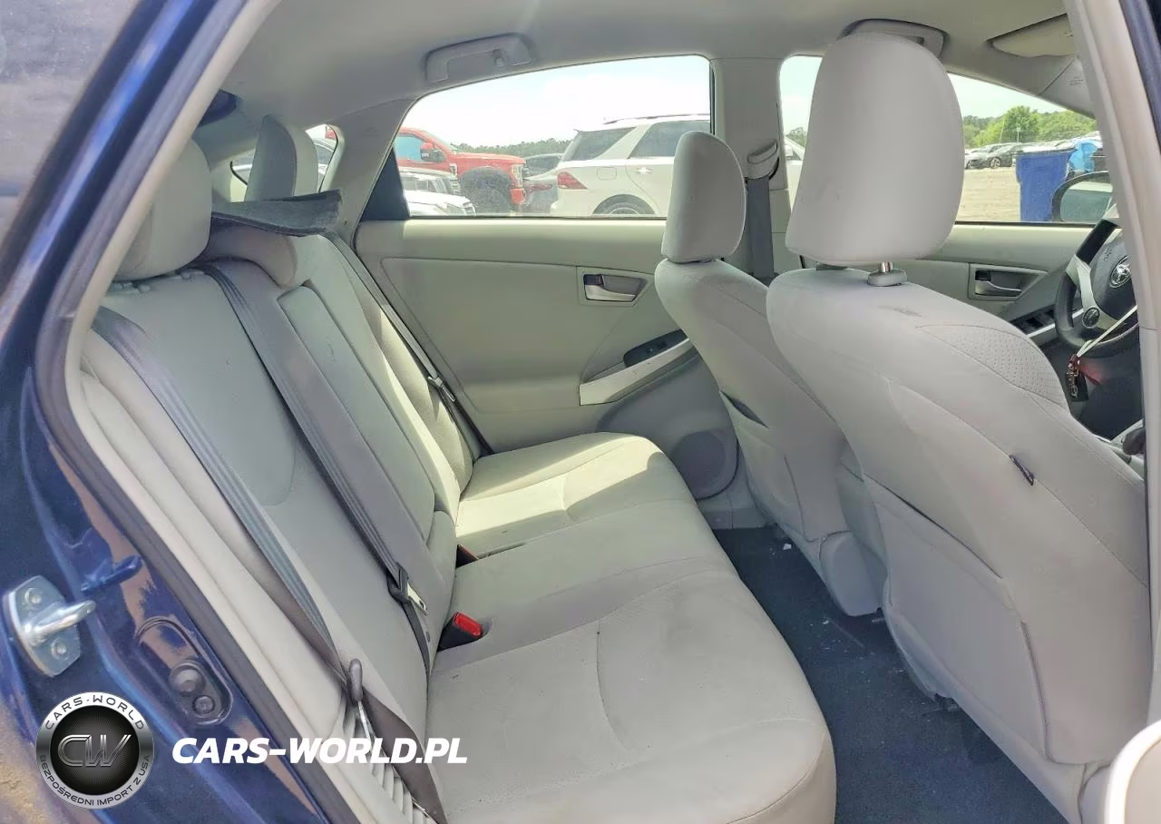 2013 Toyota Prius Two VIN:JTDKN3DU4D0337396 - 10