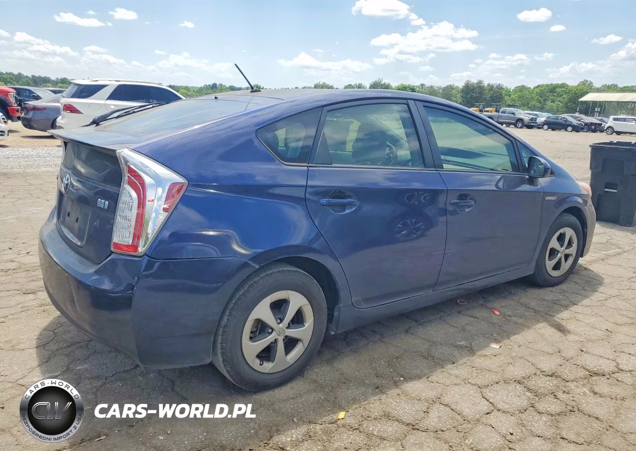 2013 Toyota Prius Two VIN:JTDKN3DU4D0337396 - 3