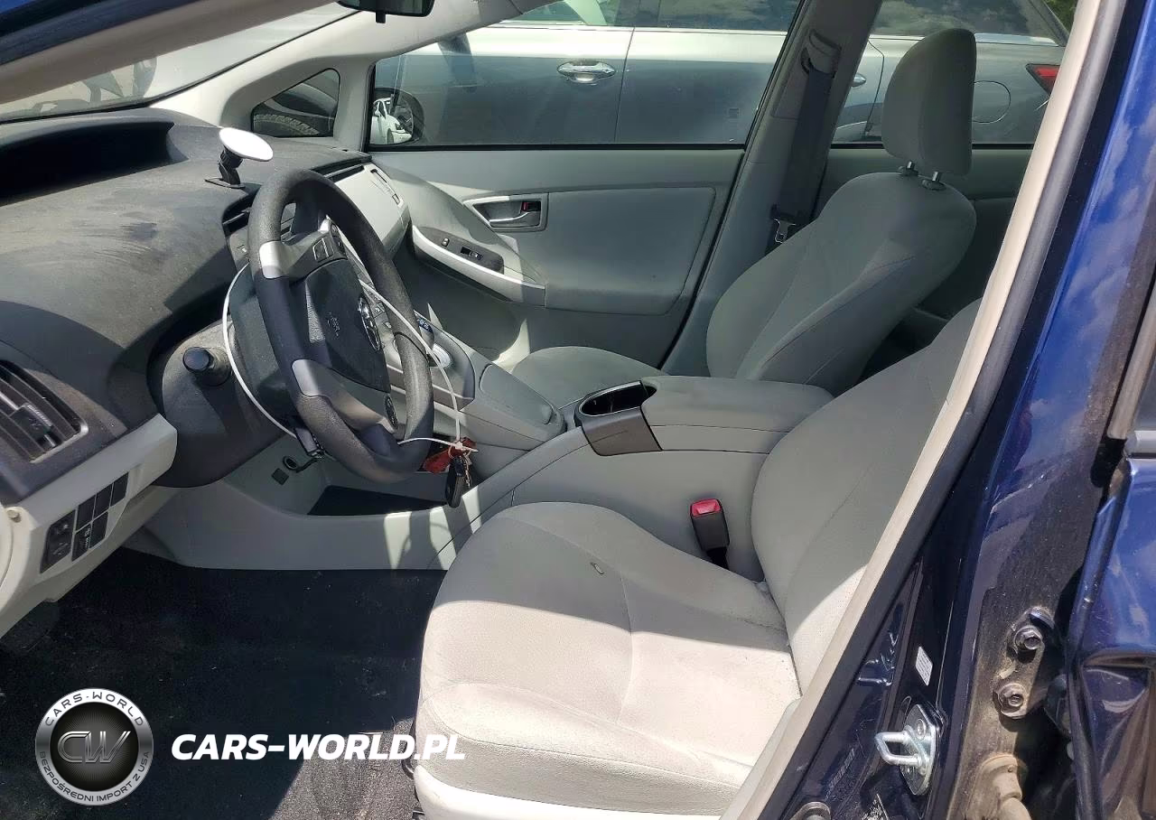 2013 Toyota Prius Two VIN:JTDKN3DU4D0337396 - 7