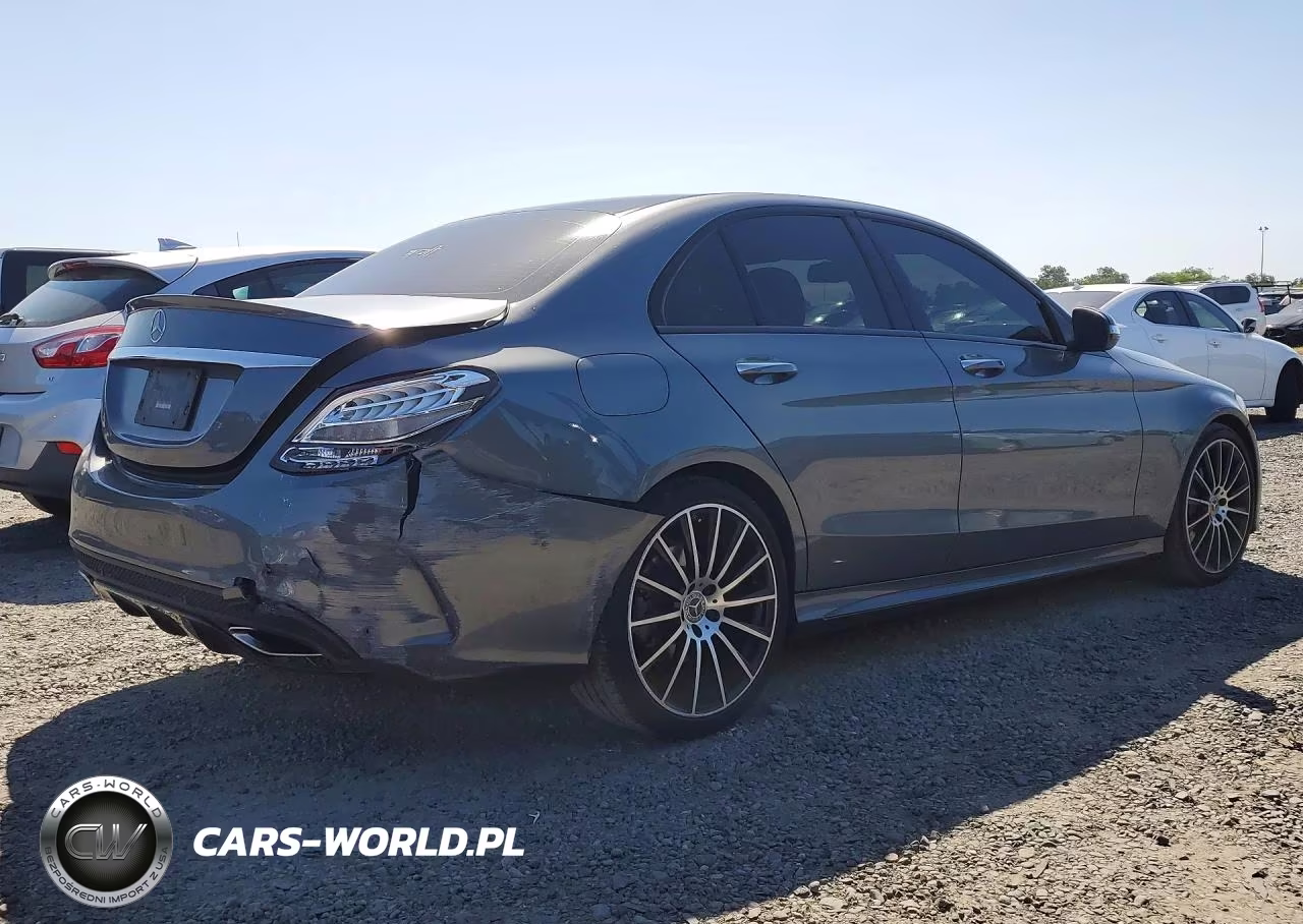 2018 Mercedes-Benz C 300 VIN:55SWF4JB9JU276307 - 3