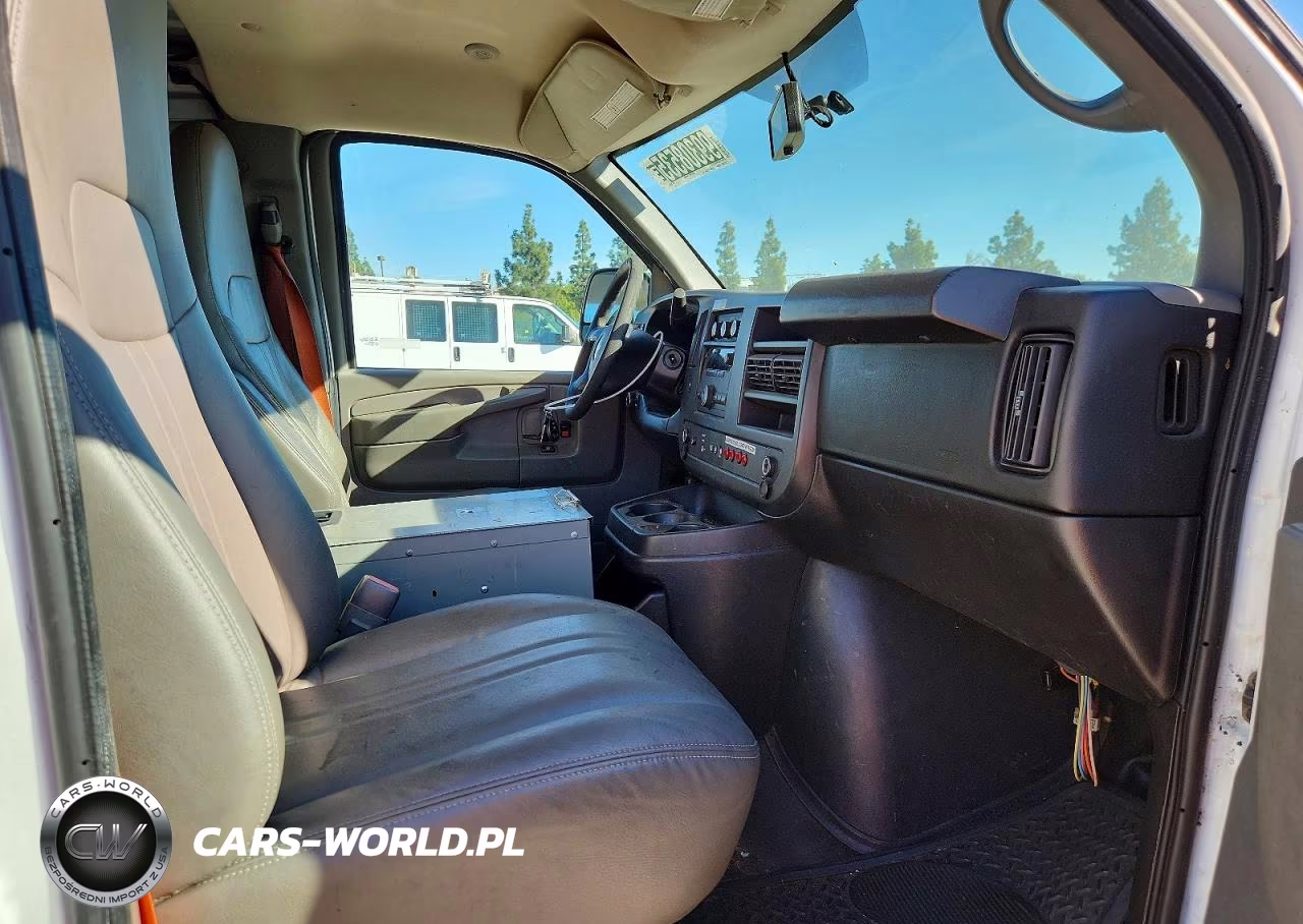 2014 Chevrolet Express 2500 Utility - Service Van VIN:1GCWGFCB7E1120286 - 8