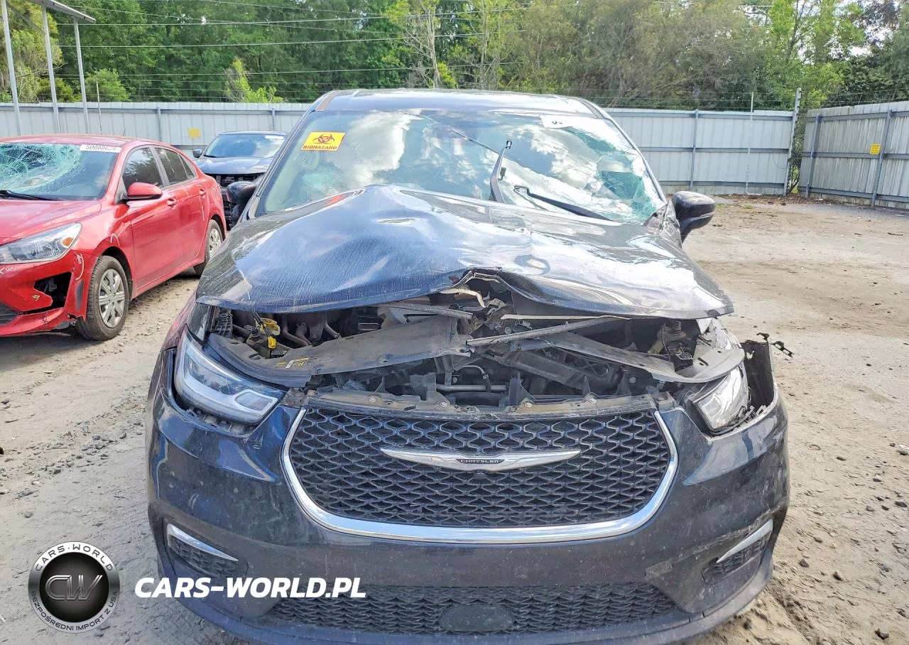 2023 Chrysler Pacifica Touring L VIN:2C4RC1BGXPR552717 - 5