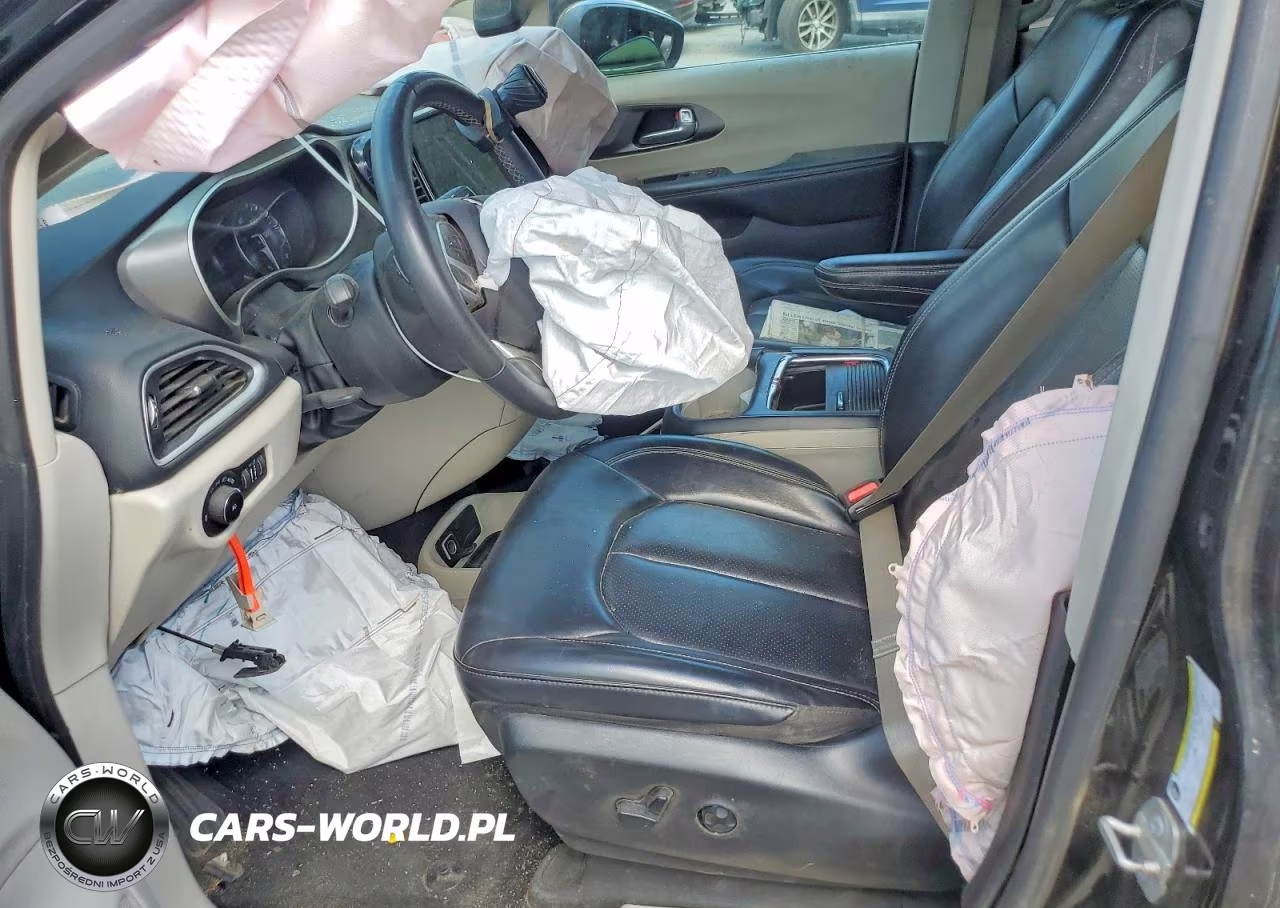 2023 Chrysler Pacifica Touring L VIN:2C4RC1BGXPR552717 - 7