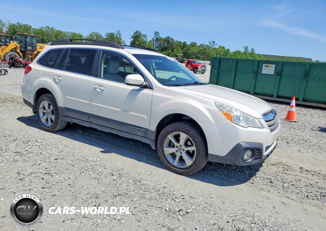 2013 Subaru Outback 2.5I Premium VIN:4S4BRCGC7D3281147 - 4