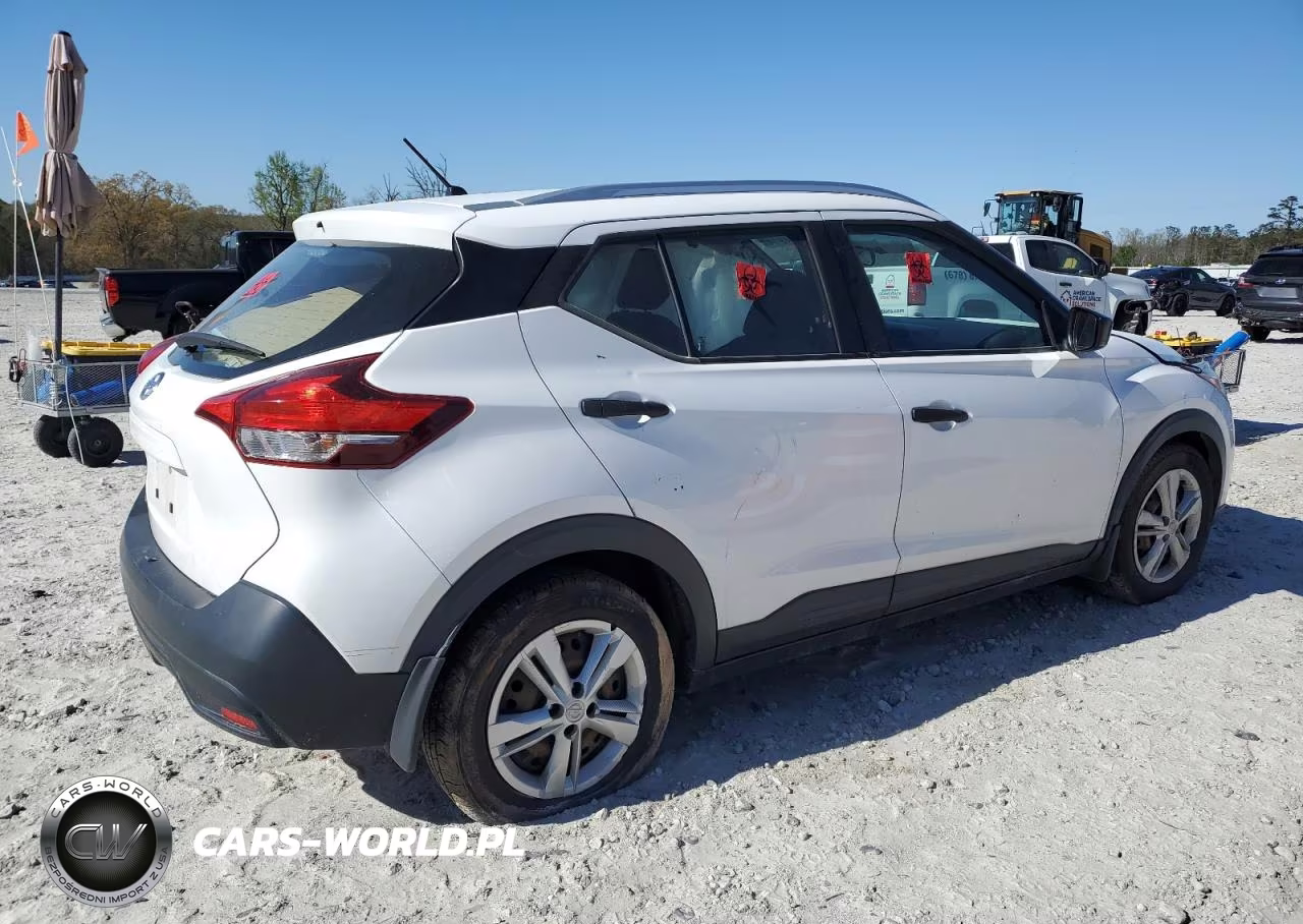 2019 Nissan Kicks S VIN:3N1CP5CU2KL512131 - 3
