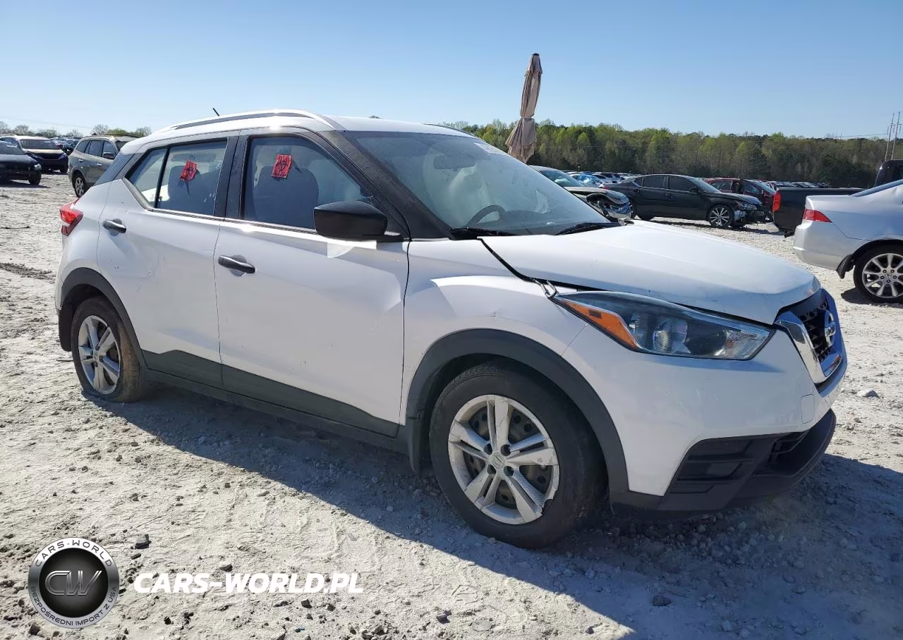 2019 Nissan Kicks S VIN:3N1CP5CU2KL512131 - 4