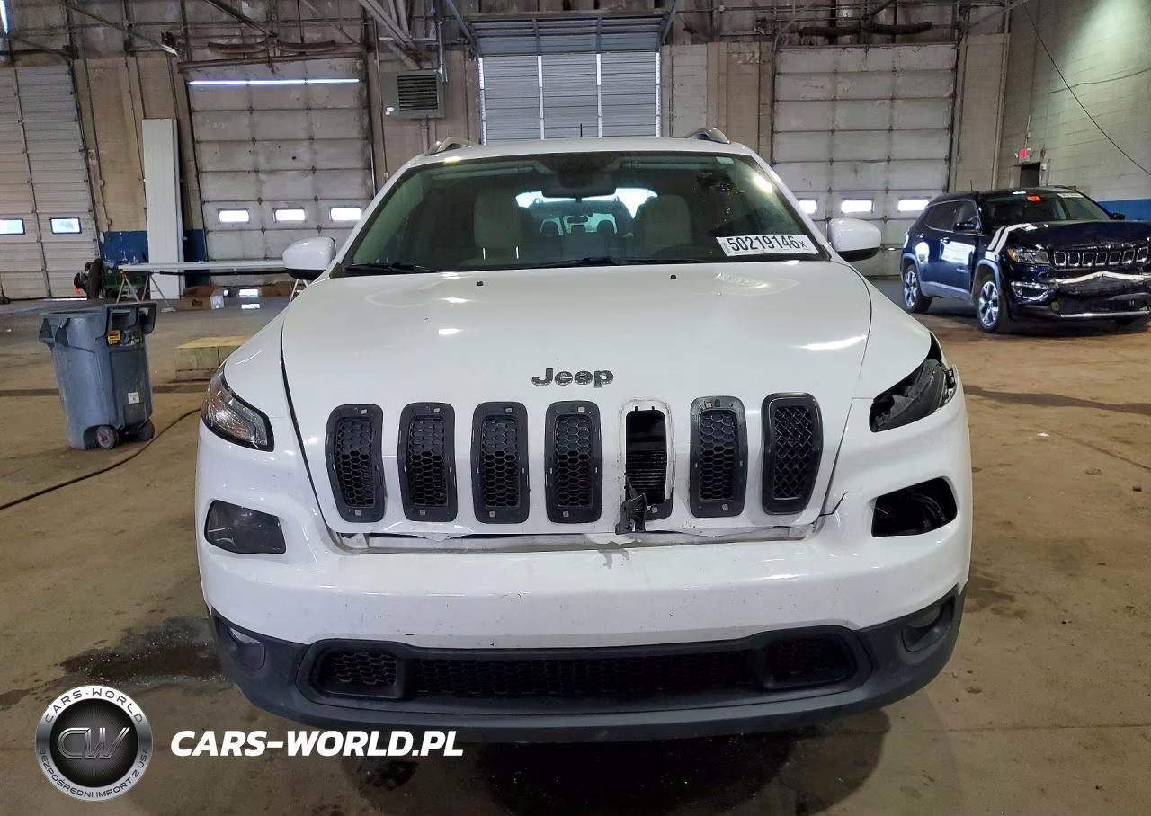 2016 Jeep Cherokee Latitude VIN:1C4PJMCS7GW221232 - 5