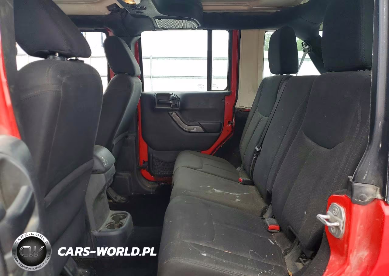 2015 Jeep Wrangler Unlimited Sport VIN:1C4BJWKG7FL686404 - 10