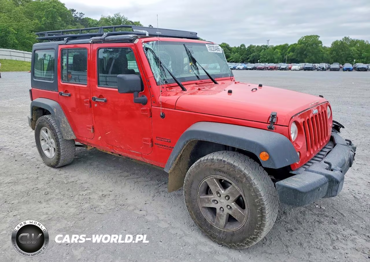 2015 Jeep Wrangler Unlimited Sport VIN:1C4BJWKG7FL686404 - 4