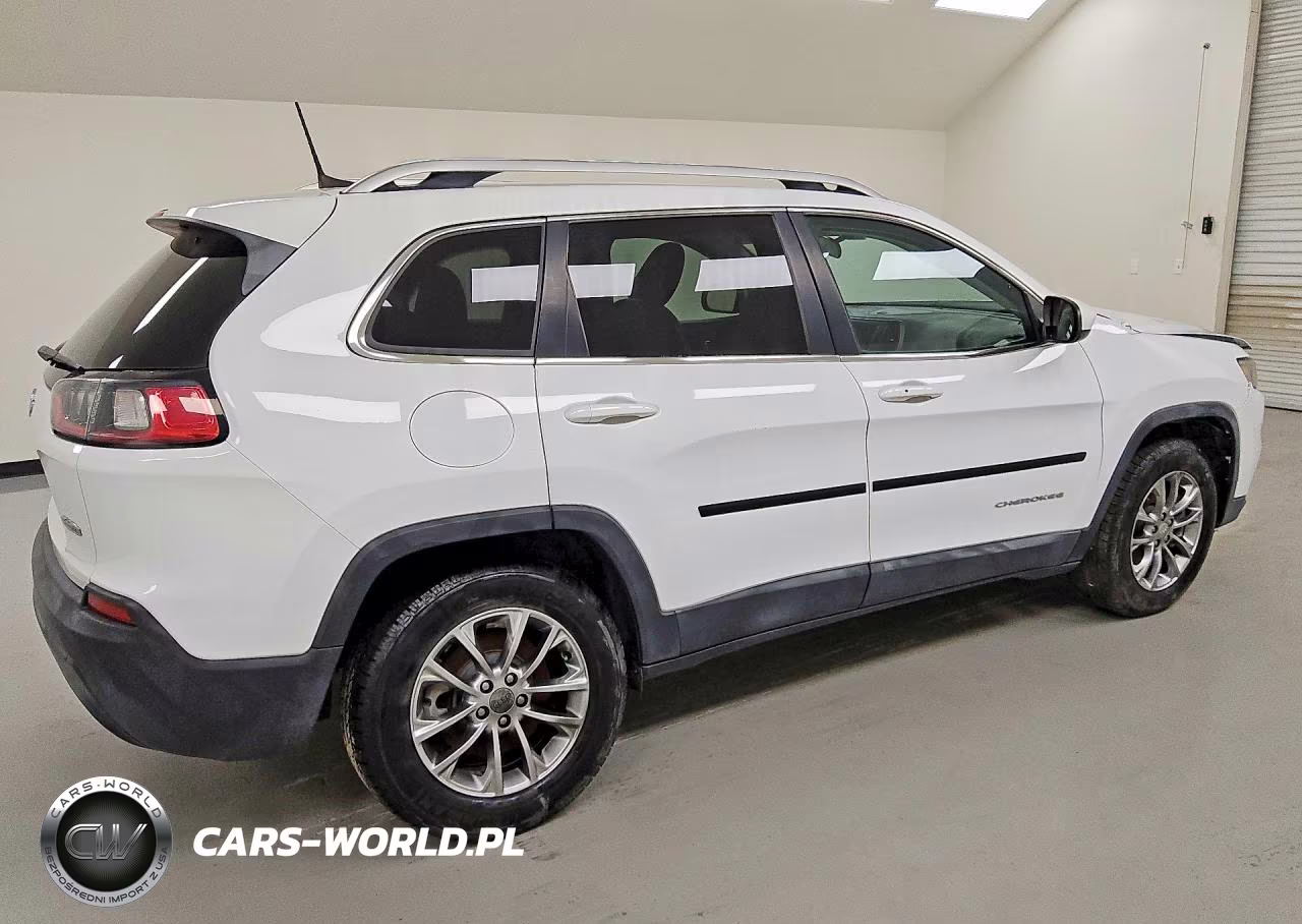 2019 Jeep Cherokee Latitude Plus VIN:1C4PJMLB8KD273540 - 3