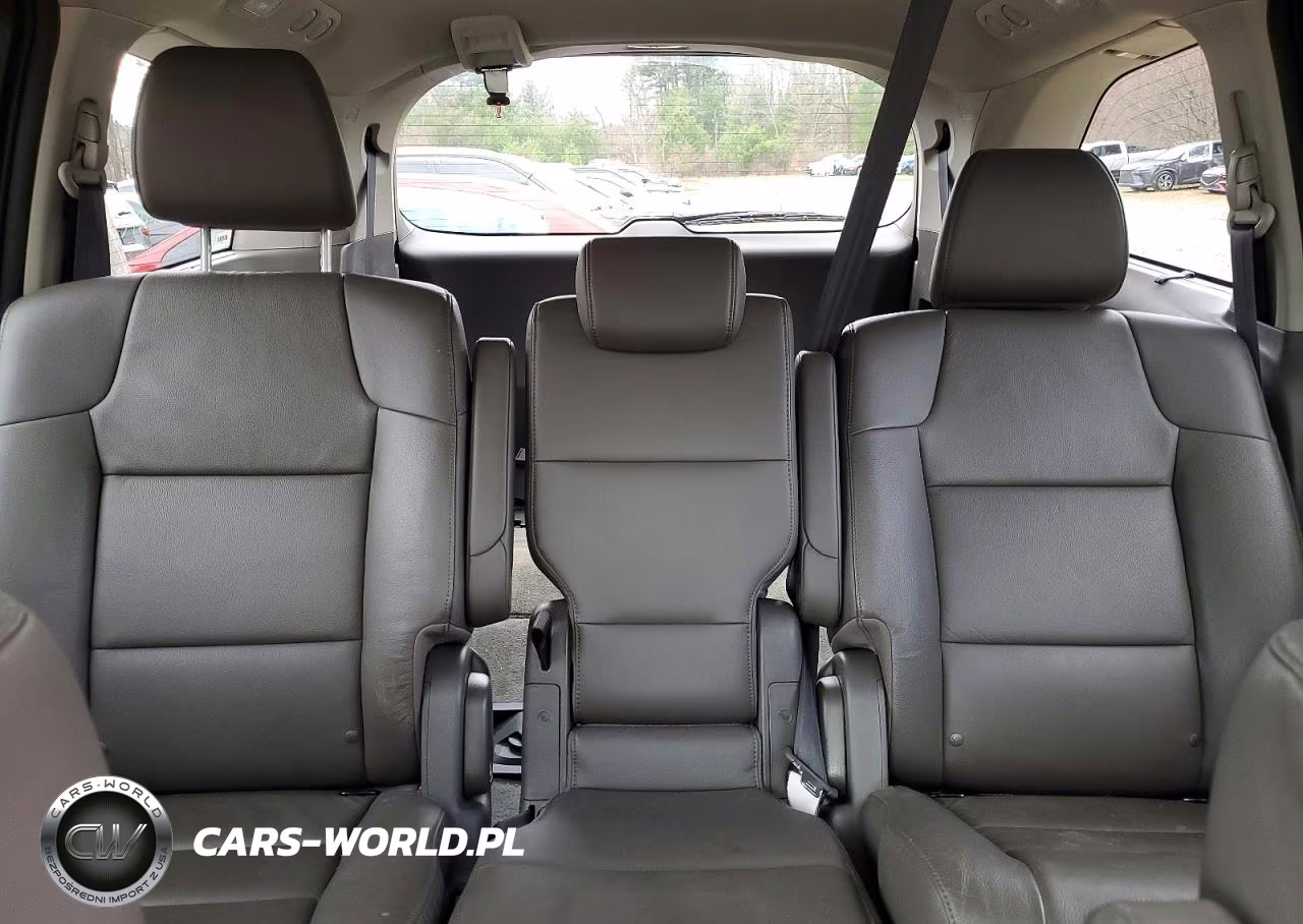 2016 Honda Odyssey Touring VIN:5FNRL5H96GB051478 - 10