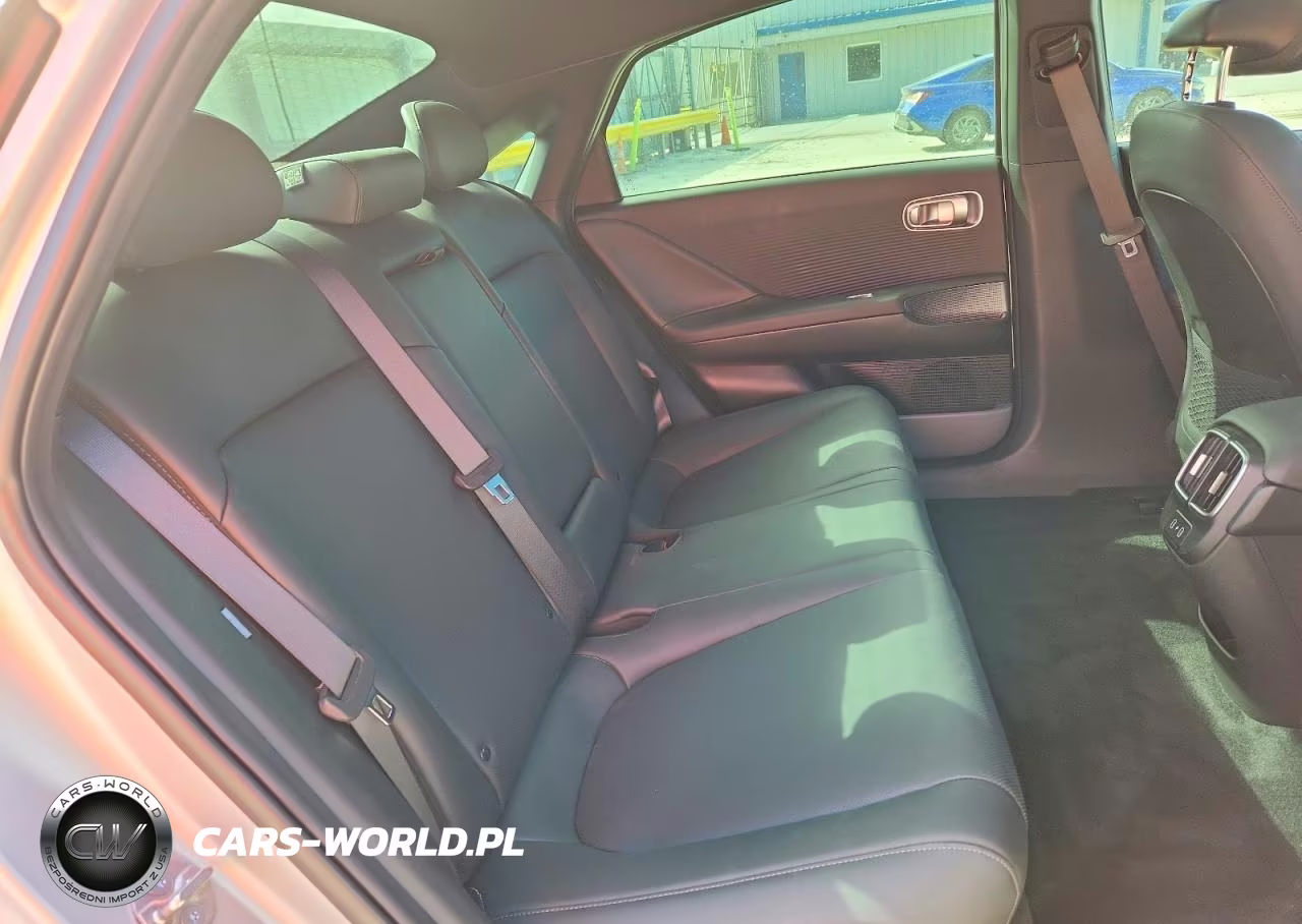 2025 Hyundai Ioniq 6 Limited VIN:KMHM54AA2SA084946 - 10