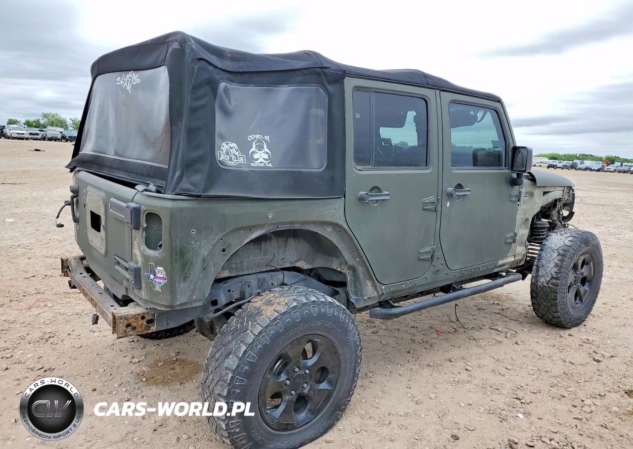 2015 Jeep Wrangler Unlimited Rubicon VIN:1C4BJWFG6FL769476 - 3