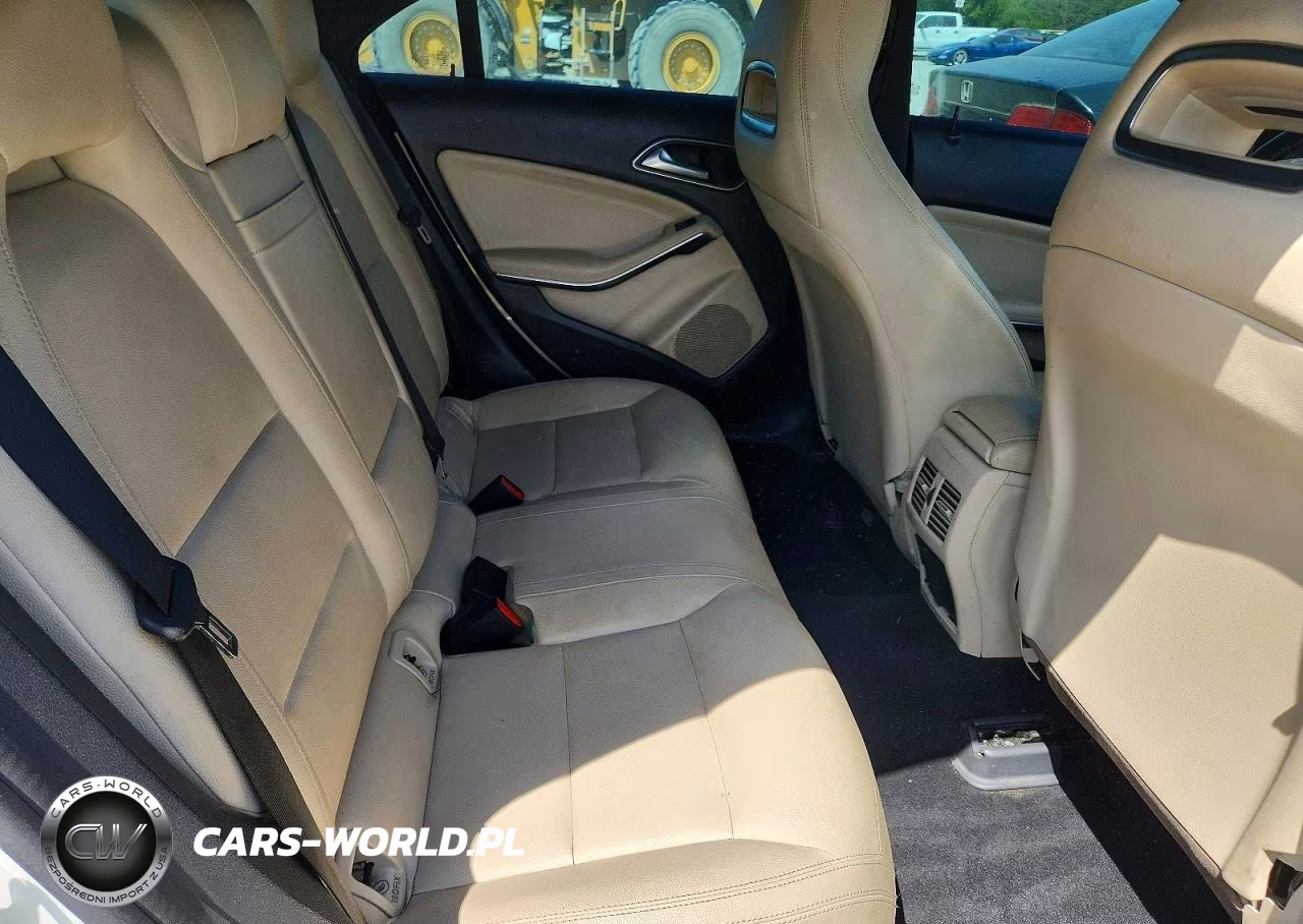 2019 Mercedes-Benz Cla 250 VIN:WDDSJ4EB6KN744074 - 10