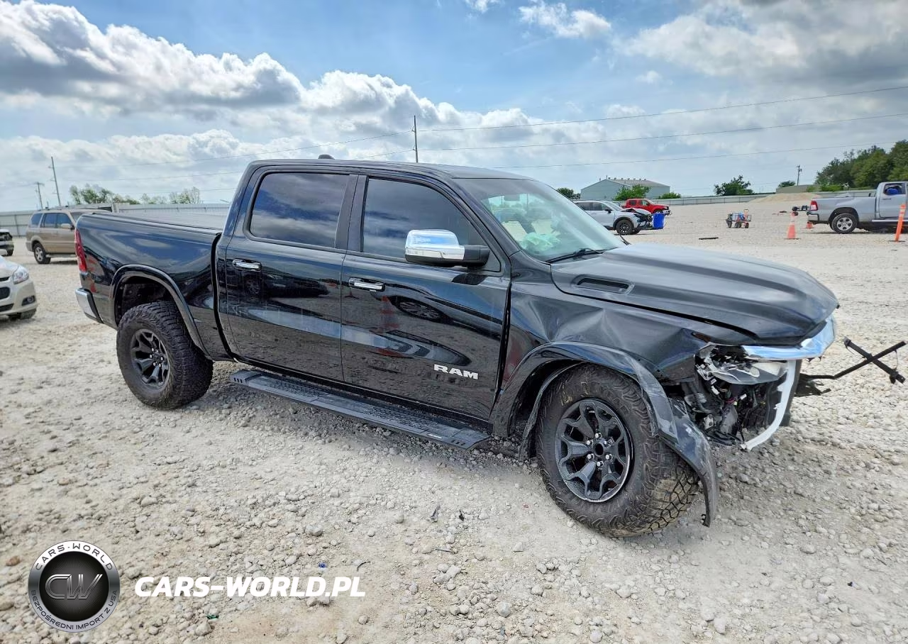 2019 Dodge 1500 Laramie VIN:1C6SRFJT3KN786528 - 4