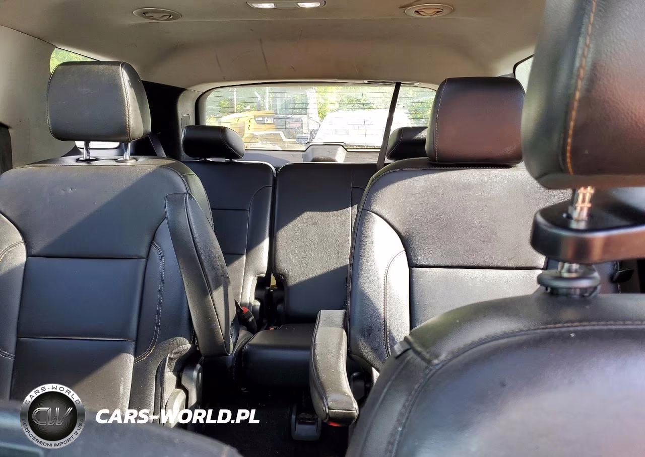 2019 Chevrolet Traverse High Country VIN:1GNEVJKW7KJ128450 - 10