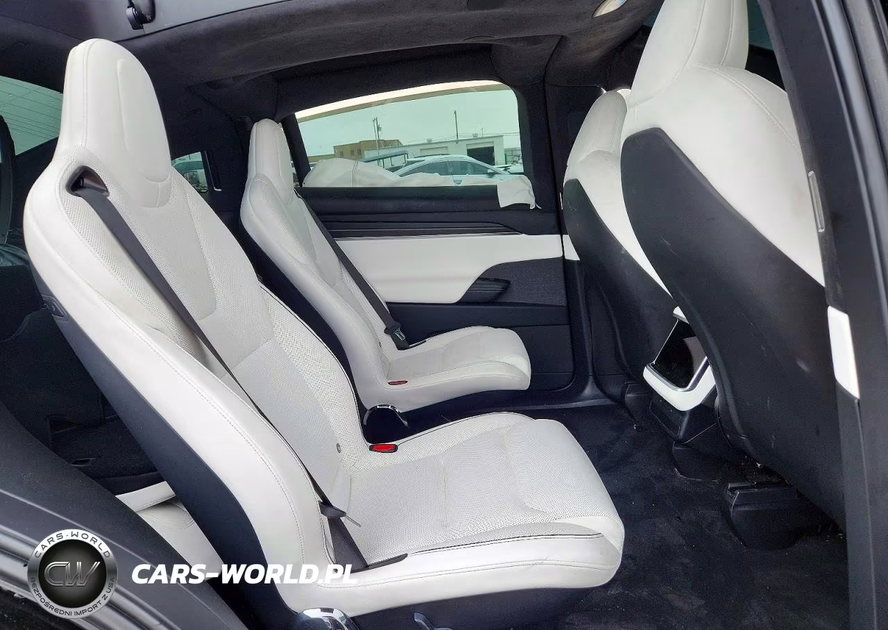 2024 Tesla Model X VIN:7SAXCBE62RF440396 - 10