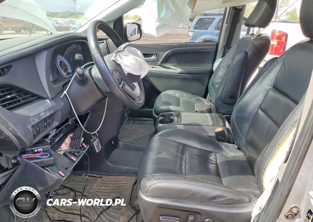 2017 Toyota Sienna Se VIN:5TDXZ3DC7HS802418 - 7