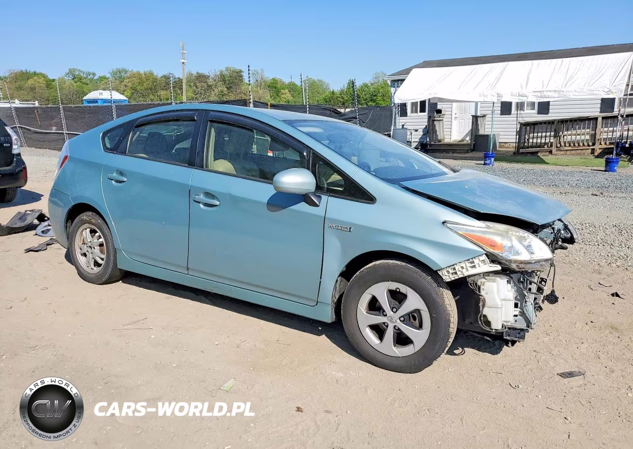 2014 Toyota Prius Four VIN:JTDKN3DU3E1818235 - 4