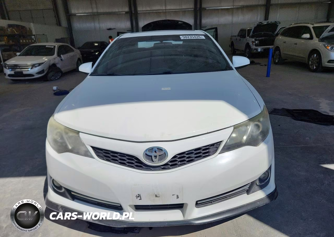 2014 Toyota Camry Se Sport VIN:4T1BF1FK9EU323142 - 5