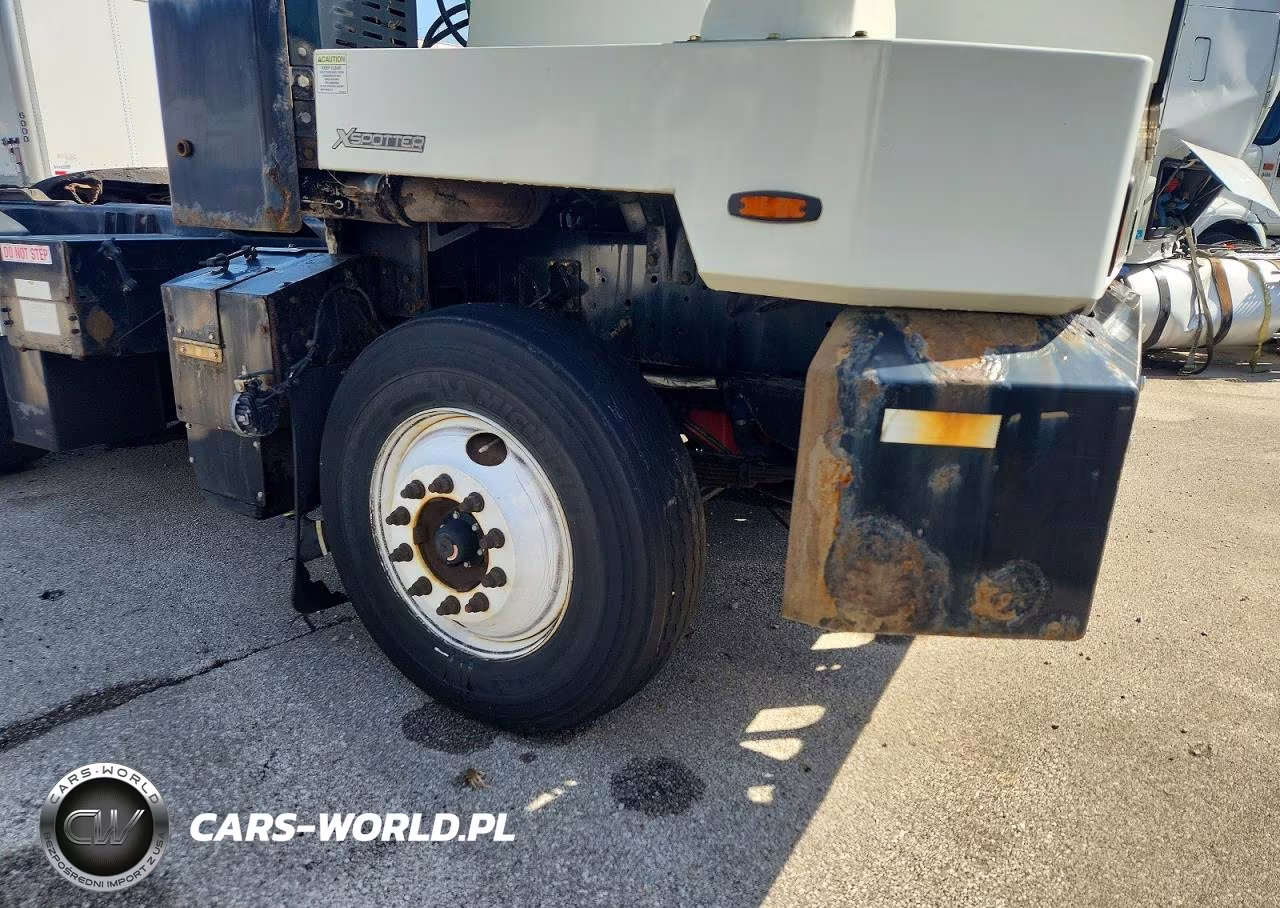 2018 Autocar Llc Xspotter-On Yard Truck VIN:516H4GF2XJH225676 - 10