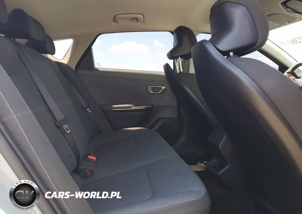 2025 Kia K4 Lxs VIN:3KPFT4DEXSE224613 - 10