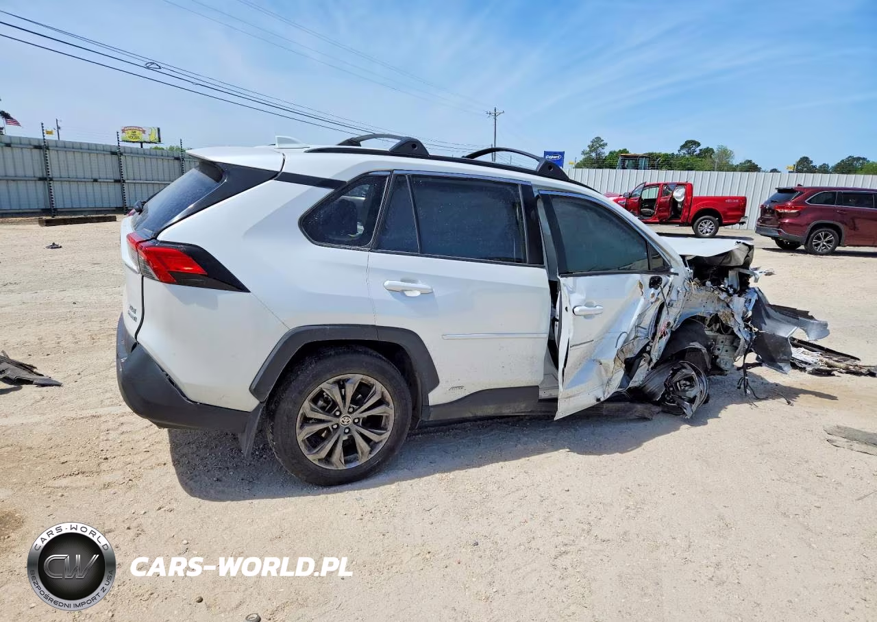2024 Toyota Rav4 Xle Premium VIN:JTMB6RFV2RD138868 - 3