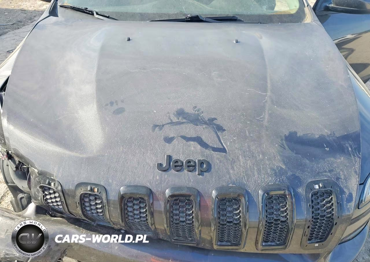 2015 Jeep Cherokee Latitude VIN:1C4PJLCS2FW781166 - 12