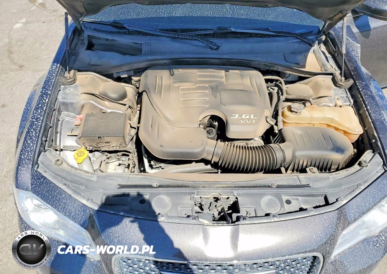 2019 Chrysler 300 Touring VIN:2C3CCAAG8KH676026 - 11
