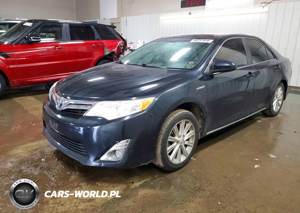 2014 Toyota Camry Hybrid Xle