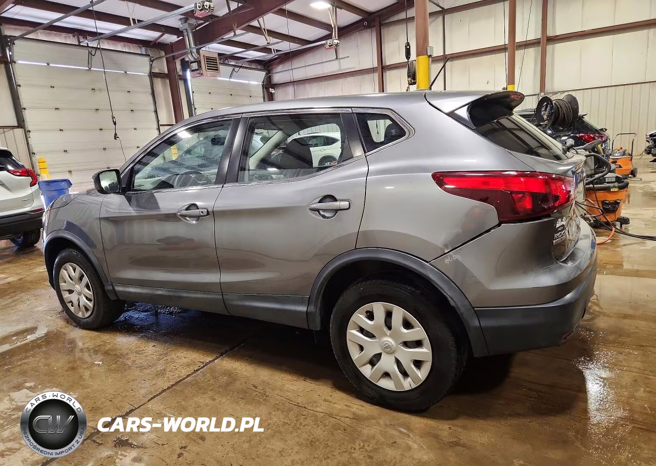 2018 Nissan Rogue Sport S VIN:JN1BJ1CR9JW256483 - 2
