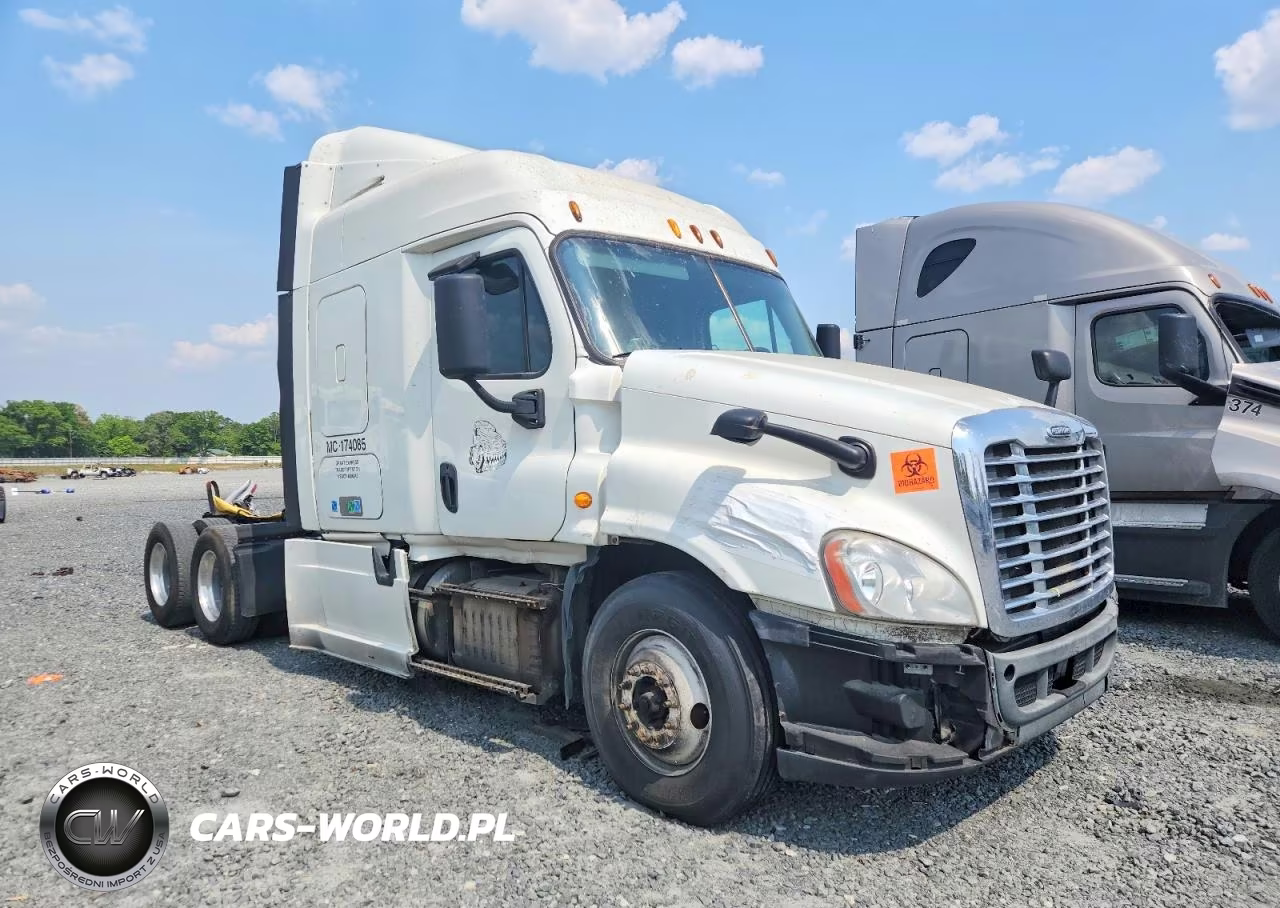 2014 Freightliner Cascadia Semi Truck VIN:1FUJGLDV2ELFV4357 - 1