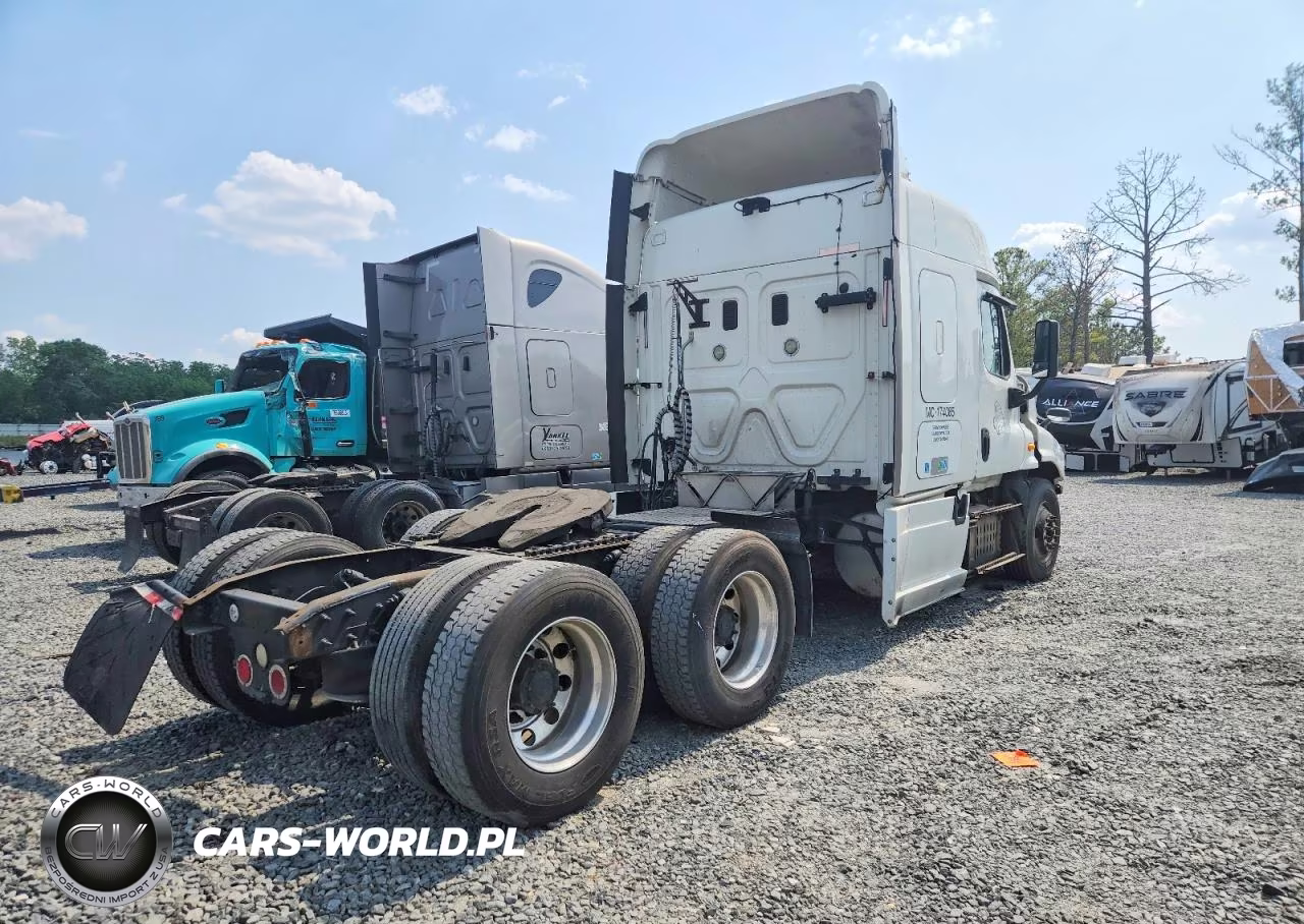 2014 Freightliner Cascadia Semi Truck VIN:1FUJGLDV2ELFV4357 - 4