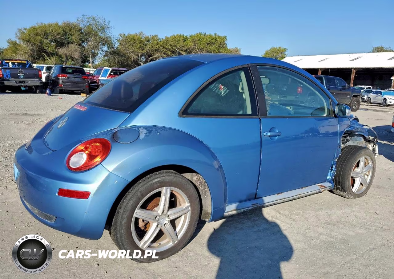 2010 Volkswagen New Beetle VIN:3VWPG3AGXAM001935 - 3
